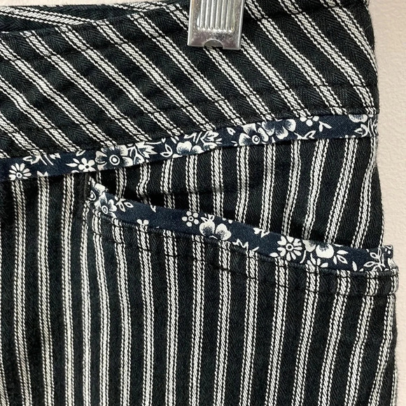 Ann Taylor LOFT Laura Striped Cropped Pants With Floral Trim Detail 2 - Picture 4 of 14